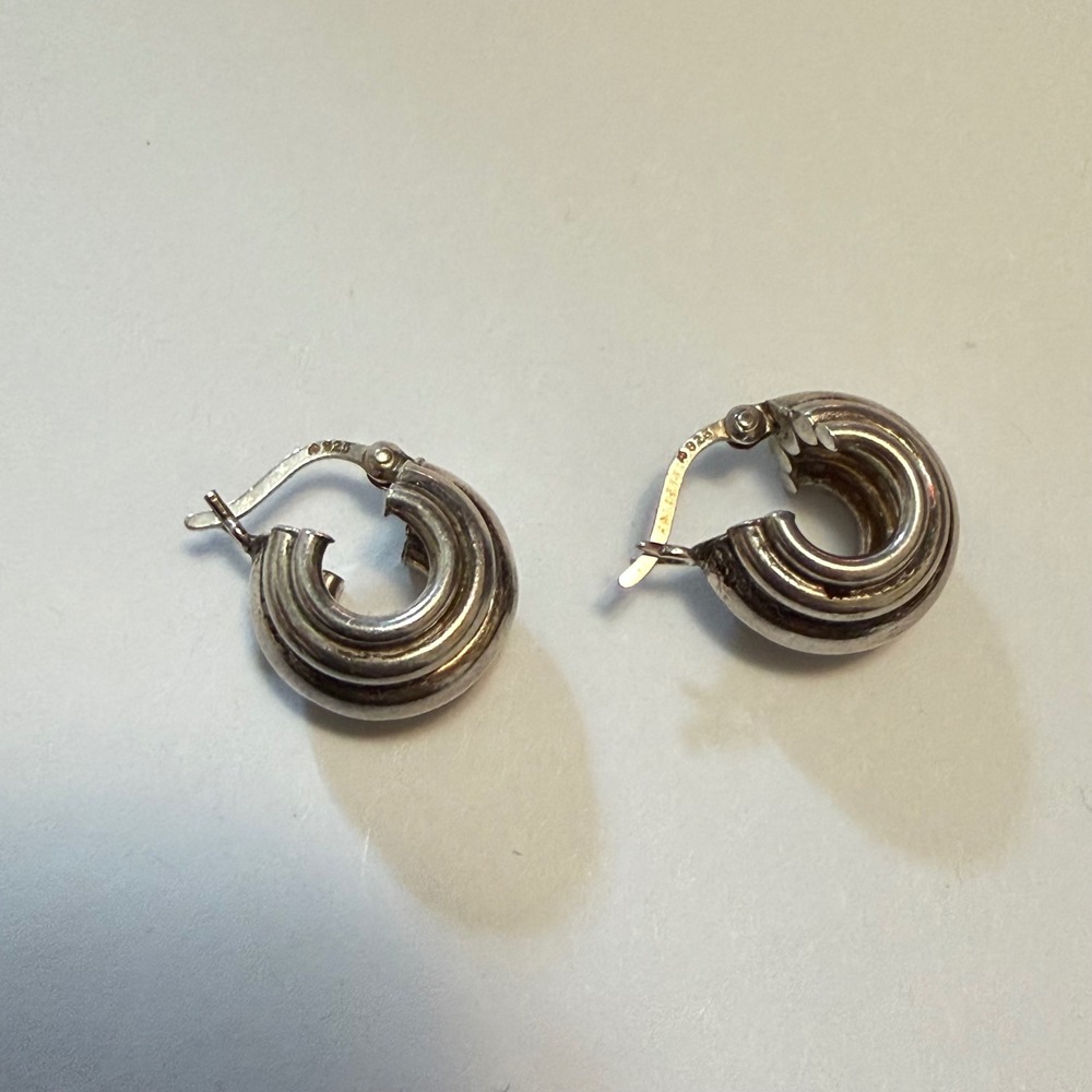 Vintage Hopi Sterling Silver Earrings Saufkie 925 Ribbed Hoop Native American - Picture 2 of 6